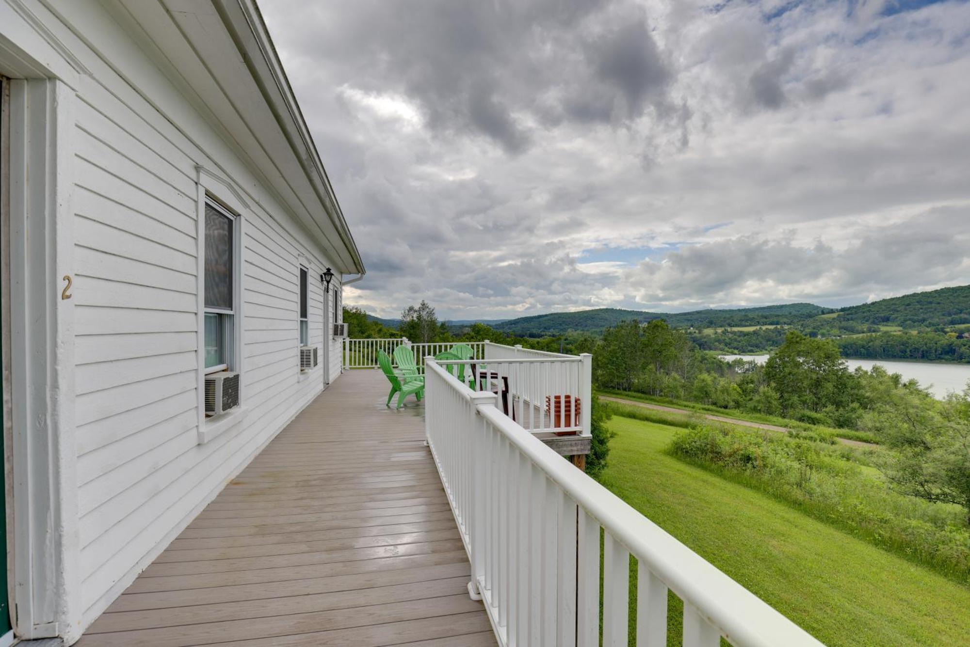 Lawrenceville Apartment With Deck Near Gaming Lands! Екстериор снимка