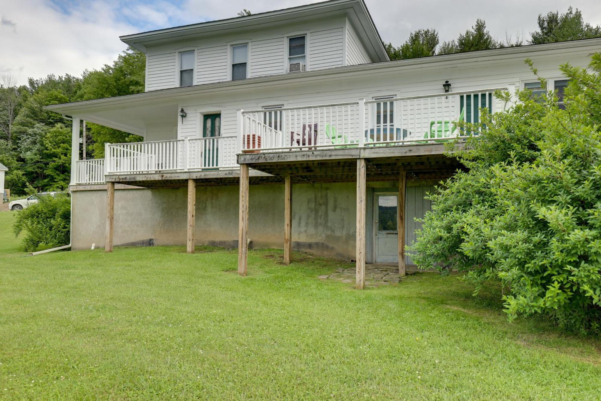 Lawrenceville Apartment With Deck Near Gaming Lands! Екстериор снимка