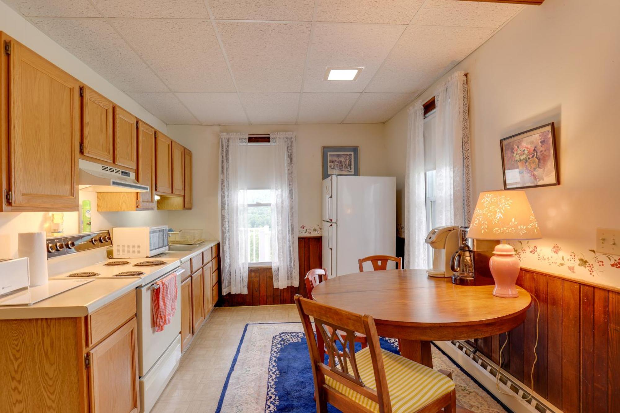 Lawrenceville Apartment With Deck Near Gaming Lands! Екстериор снимка
